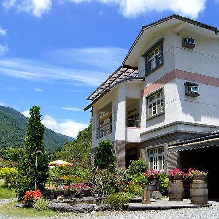 Left Bank Bnb Jiaoxi Bagian luar foto