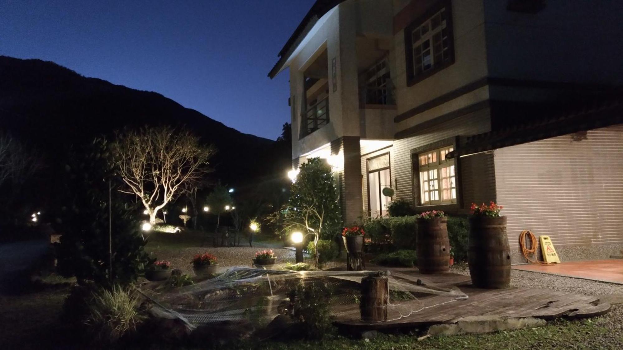 Left Bank Bnb Jiaoxi Bagian luar foto
