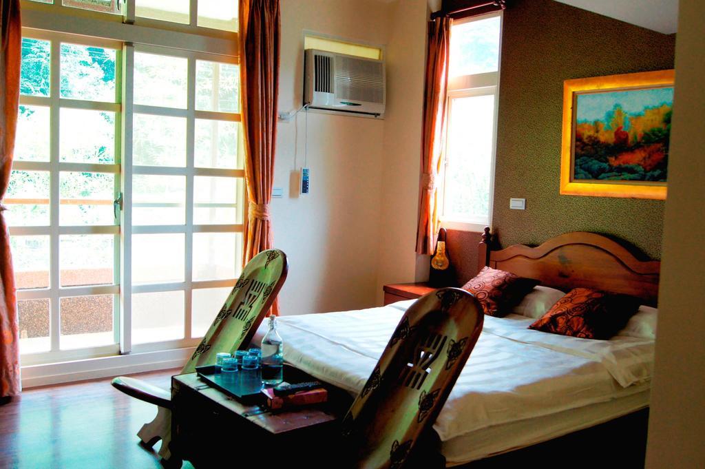 Left Bank Bnb Jiaoxi Bagian luar foto