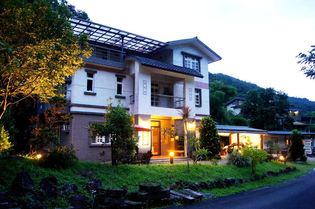 Left Bank Bnb Jiaoxi Bagian luar foto